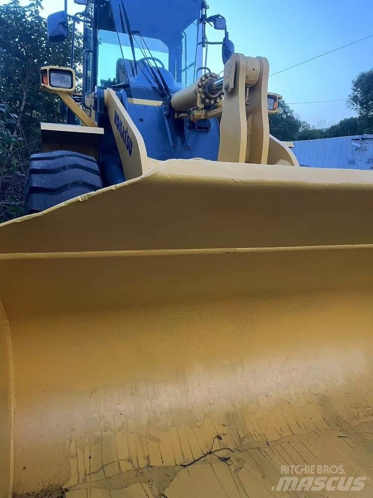Komatsu WA 320 Kolesni nakladalci
