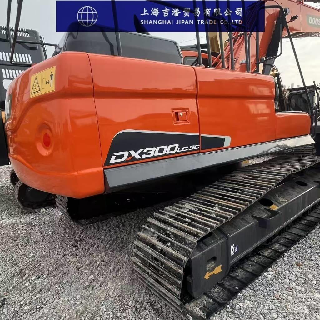 Doosan DX 300 LC Bagri goseničarji