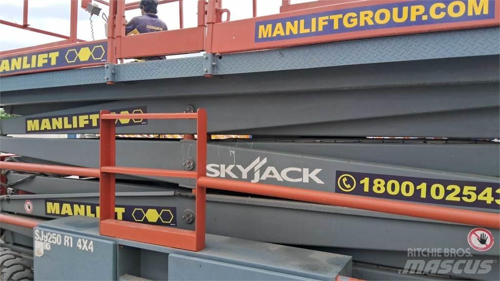 SkyJack 9250RT Škarjaste dvižne ploščadi