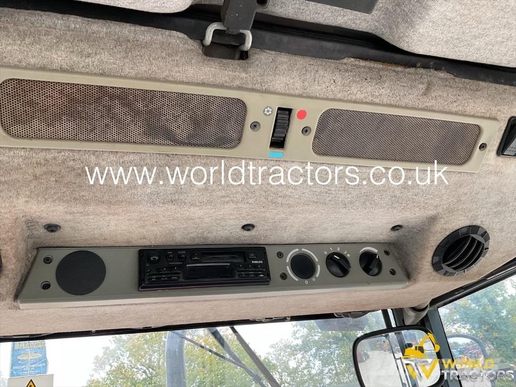 Massey Ferguson 4235 Traktorji