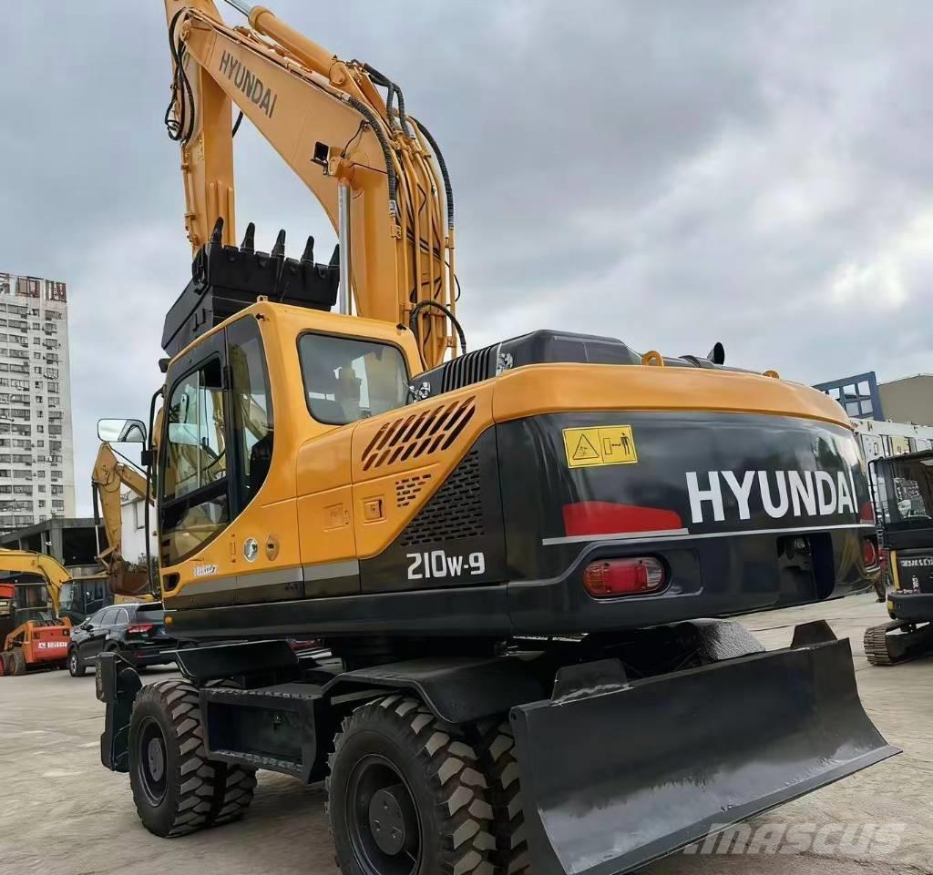 Hyundai 210W -9 Bagri na kolesih