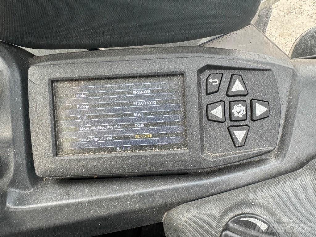 CAT EP25N Električni viličarji