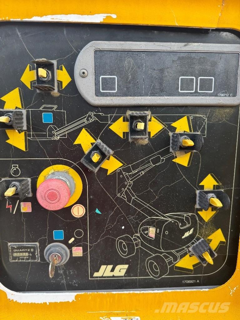 JLG 450 AJ Zglobne dvižne ploščadi