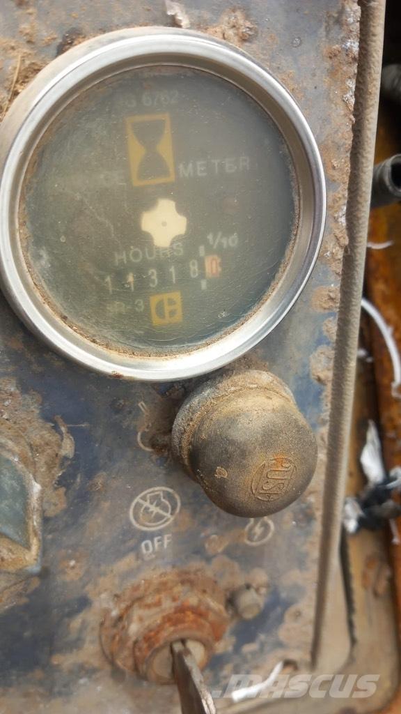 CAT 953 Nakladalci goseničarji