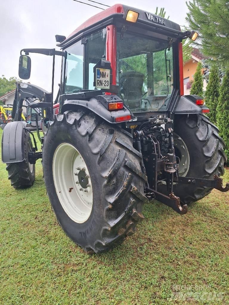 Valtra A 95 Traktorji