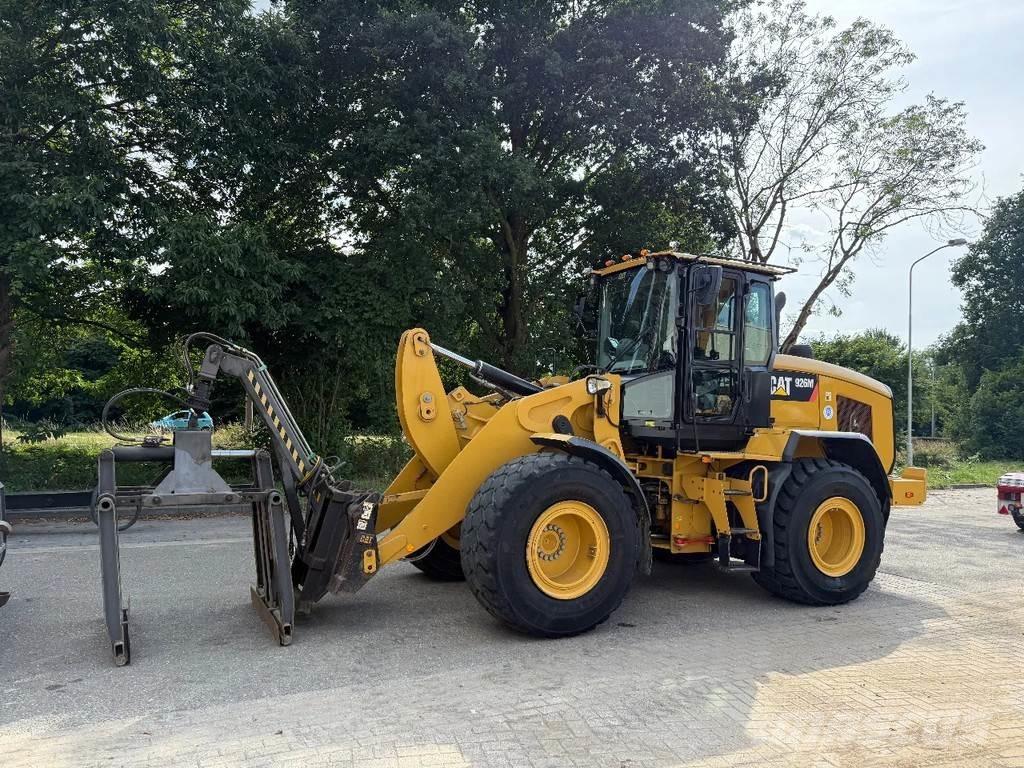 CAT 926M 4 Buckets Kolesni nakladalci