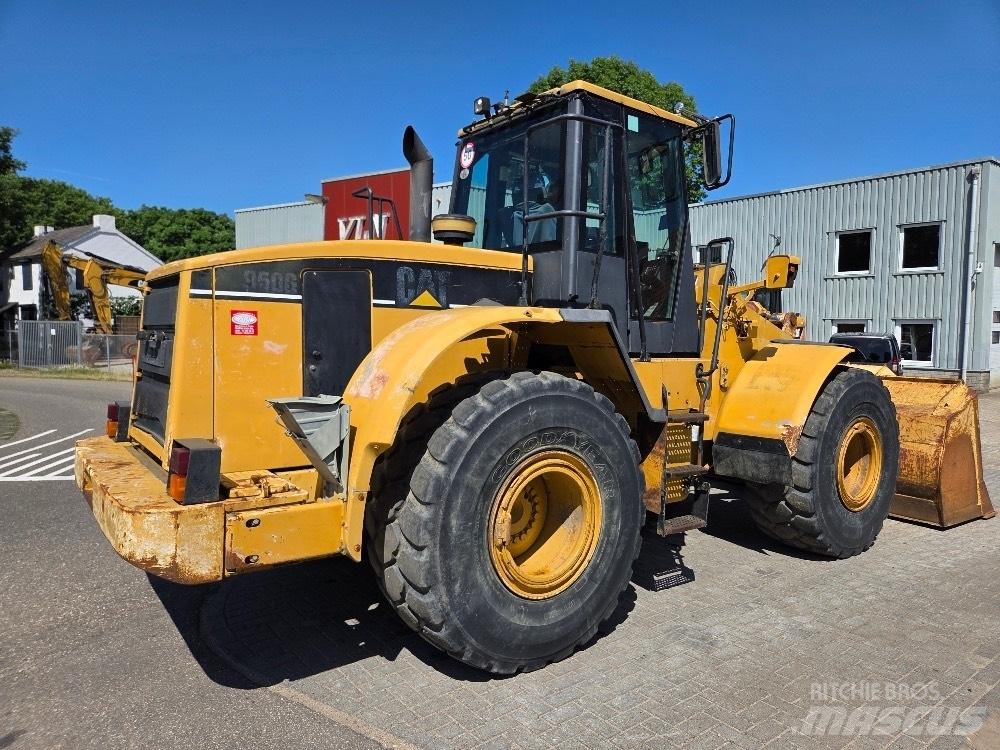 CAT 950G Kolesni nakladalci