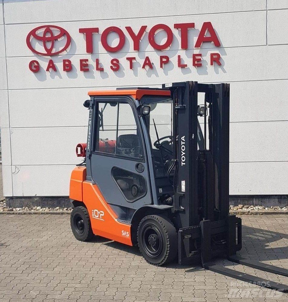 Toyota 02-8FGF25 Plinski viličarji