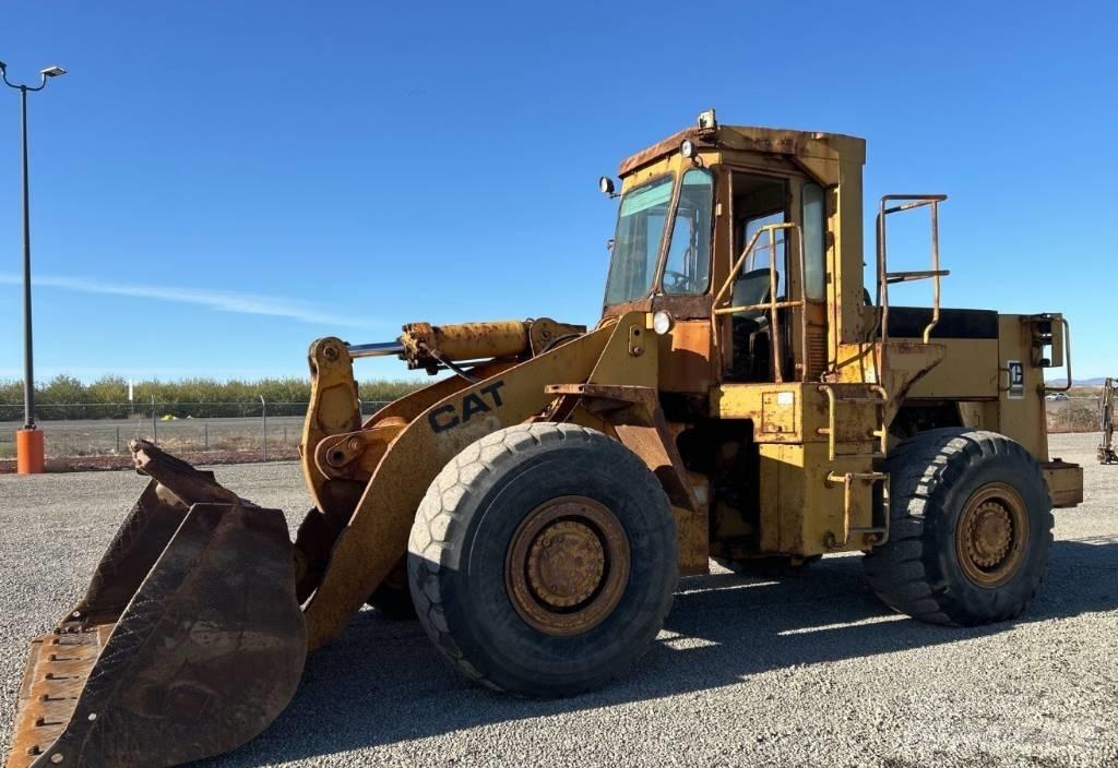 CAT 966 D Kolesni nakladalci