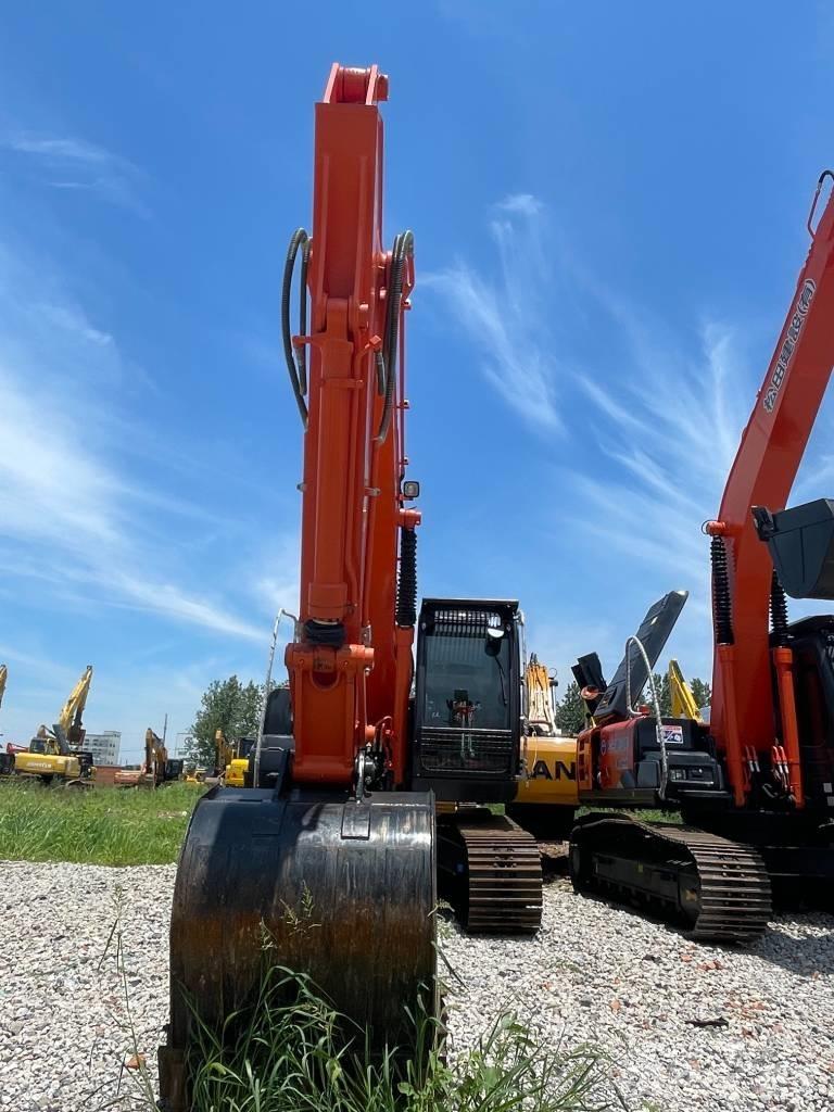 Hitachi ZX 200 Bagri goseničarji
