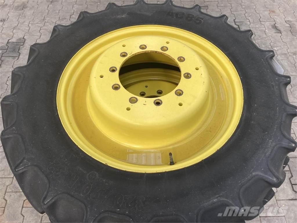 Mitas 320/90R32 Gume, kolesa in platišča
