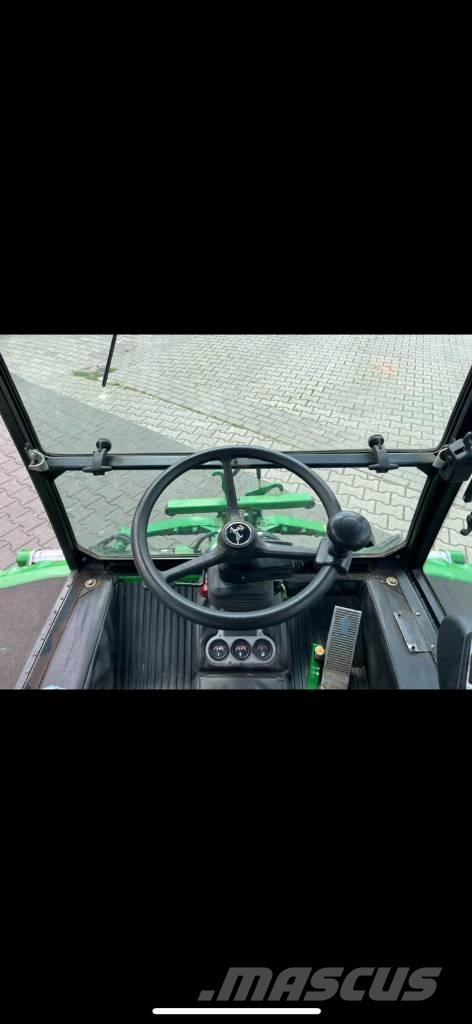 John Deere 1905 Vrtni traktor kosilnice
