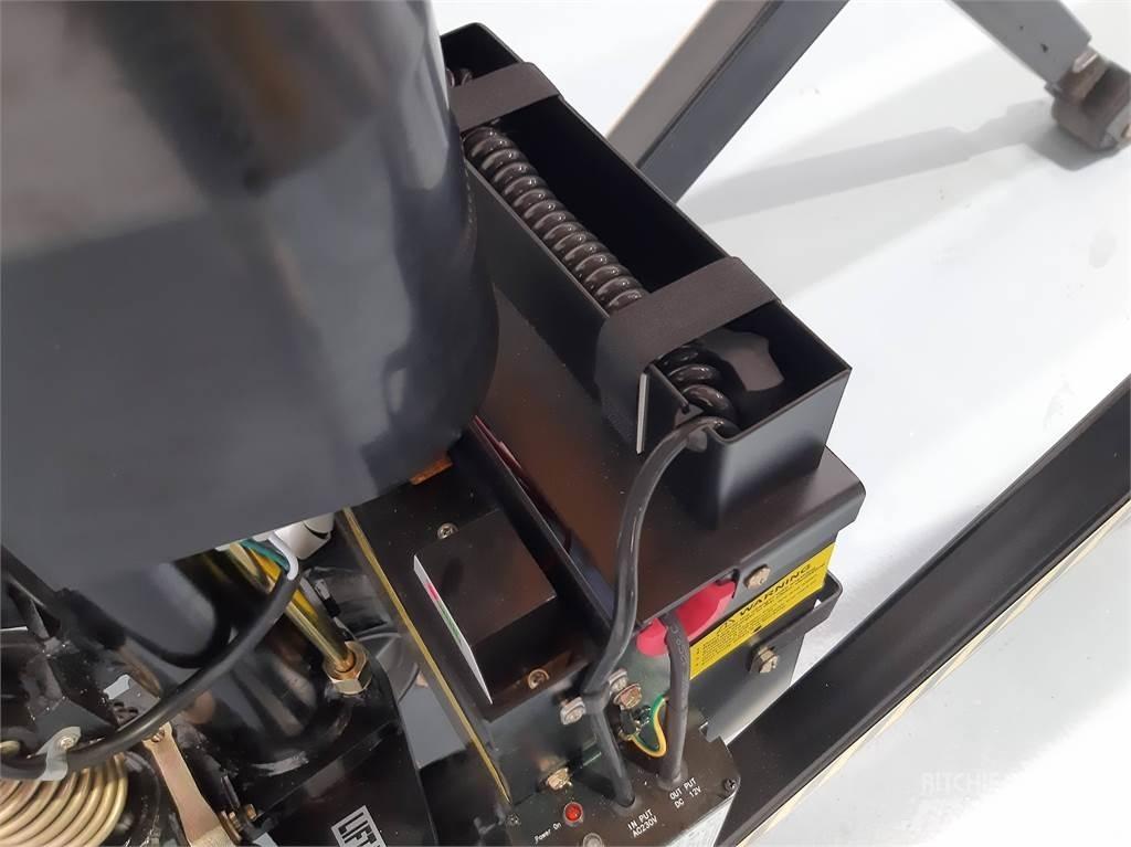  EHLT1500B Električni nizko dvižni viličar