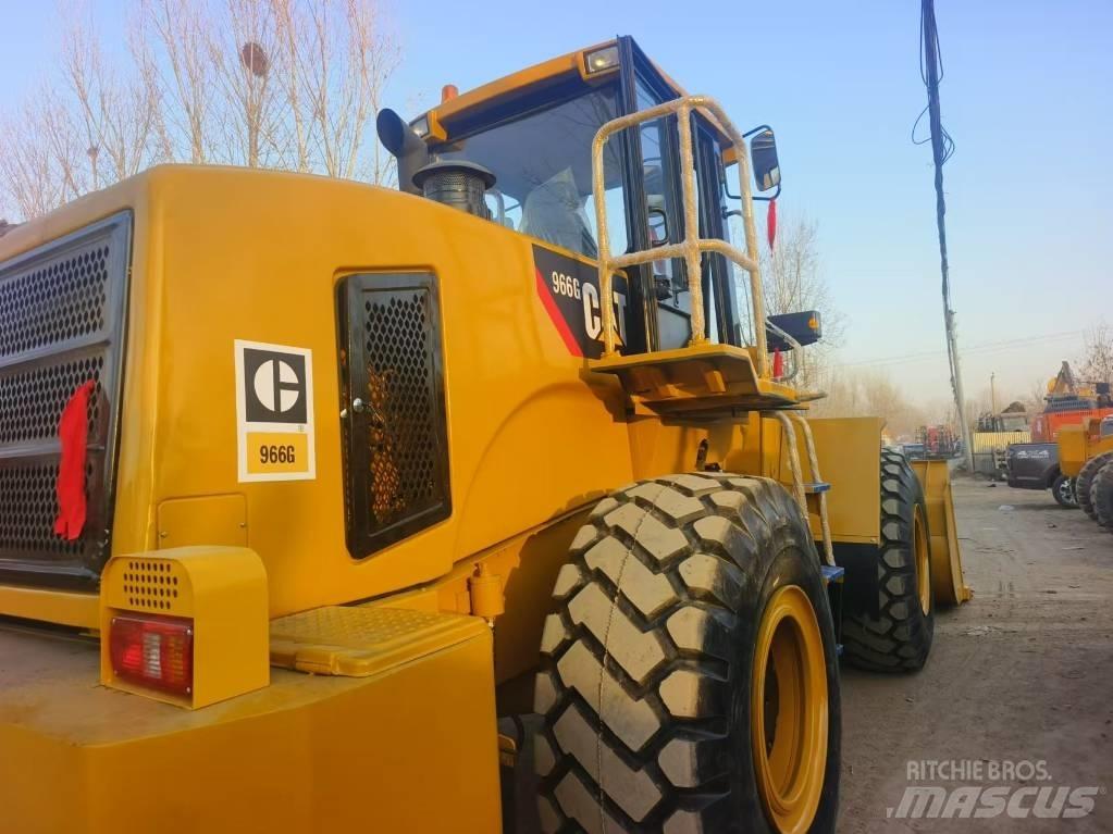 CAT 966G Kolesni nakladalci