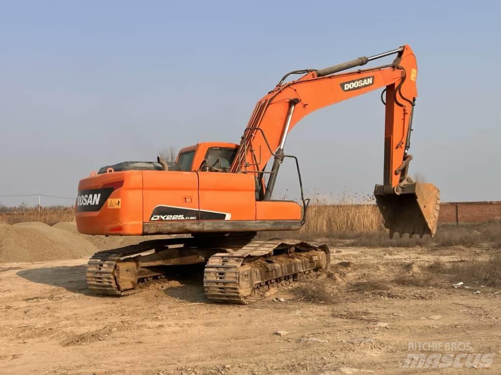 Doosan DX225LC-9C Bagri goseničarji