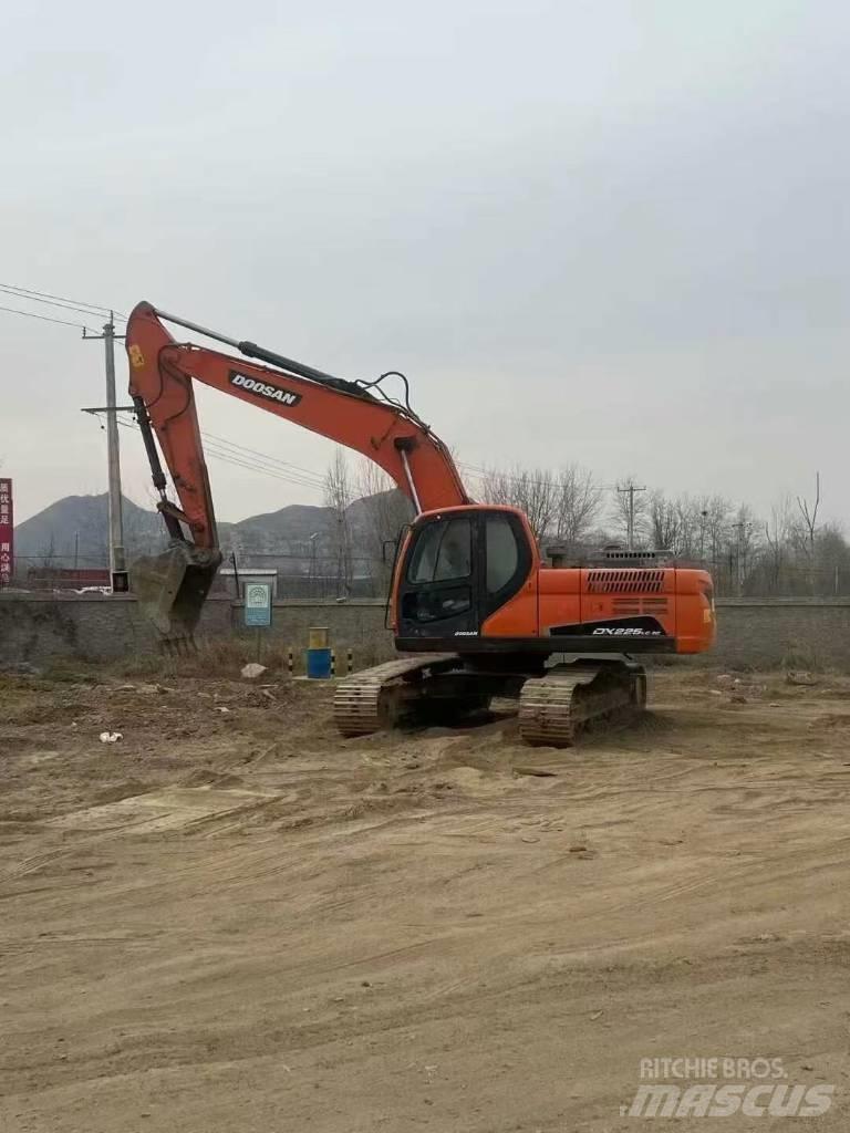Doosan DX225LC-9C Bagri goseničarji