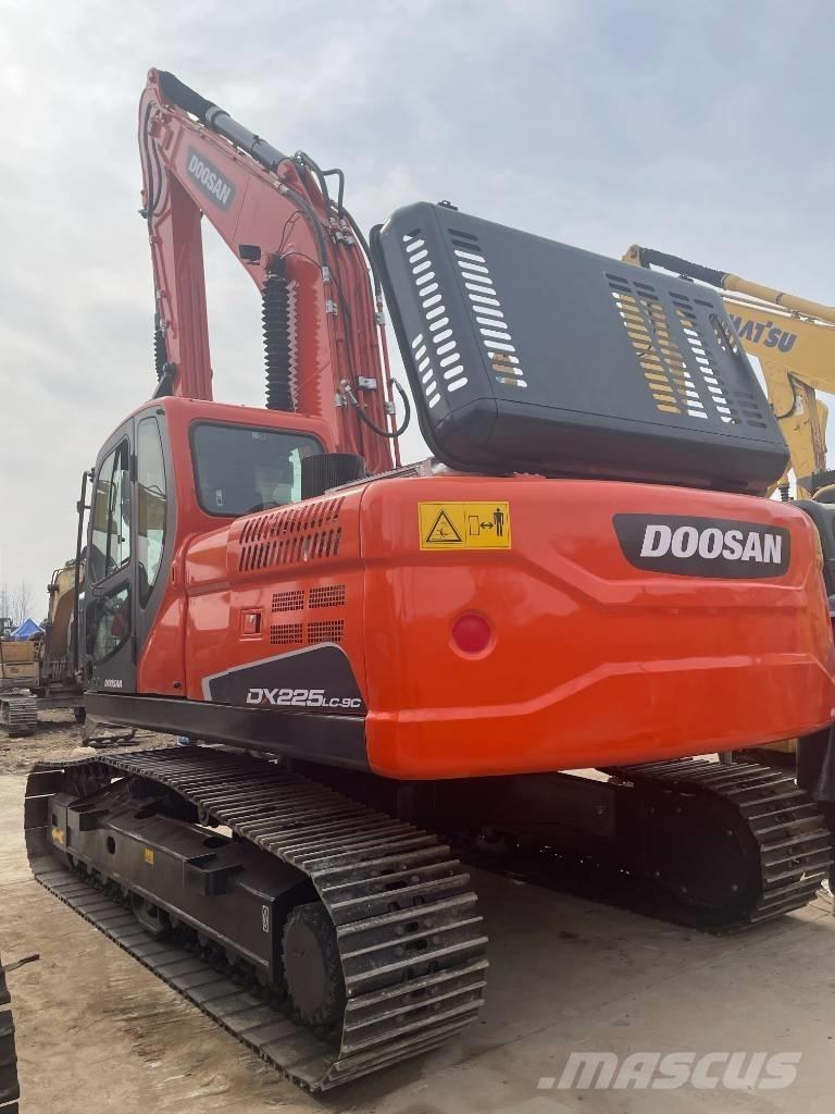 Doosan DX 225 Bagri goseničarji