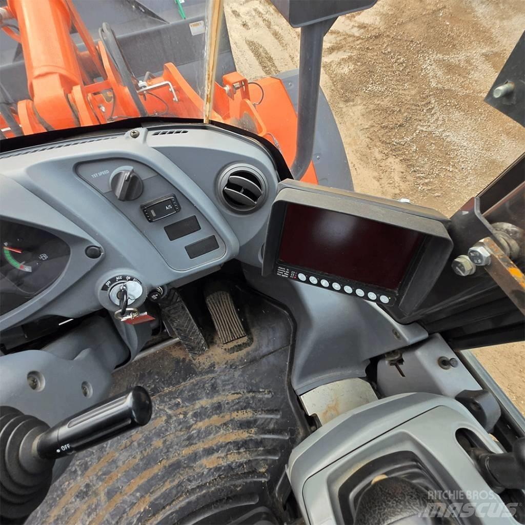 Hitachi ZW150-6 Kolesni nakladalci