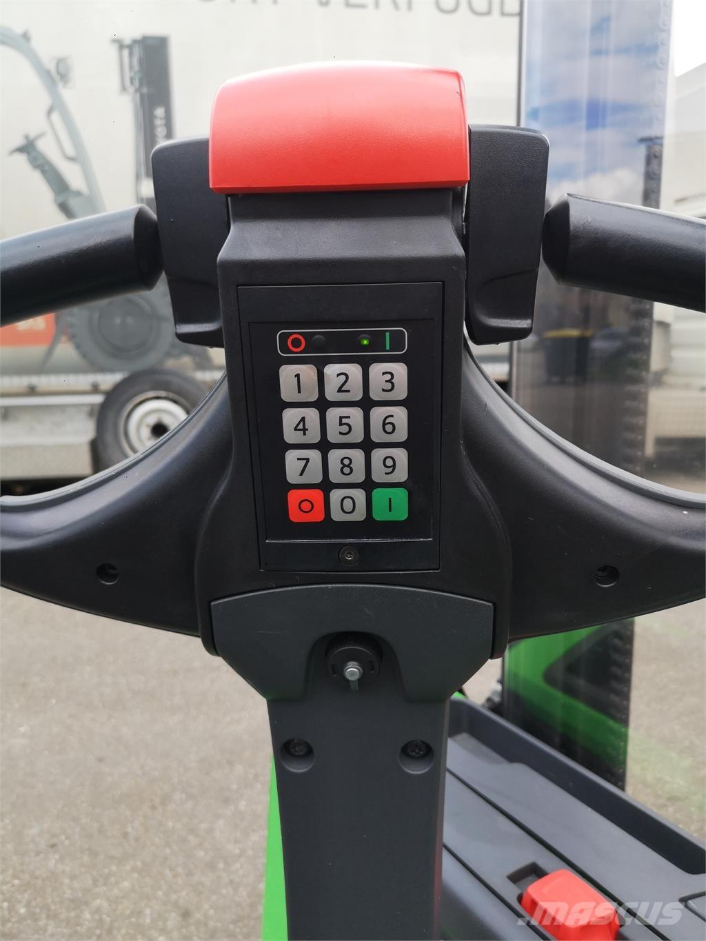 Cesab S210 Samopogonski ročni viličarji