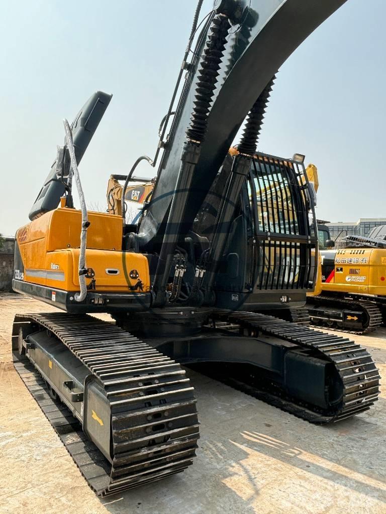 Hyundai 220LC Midi bagri 7t – 12t