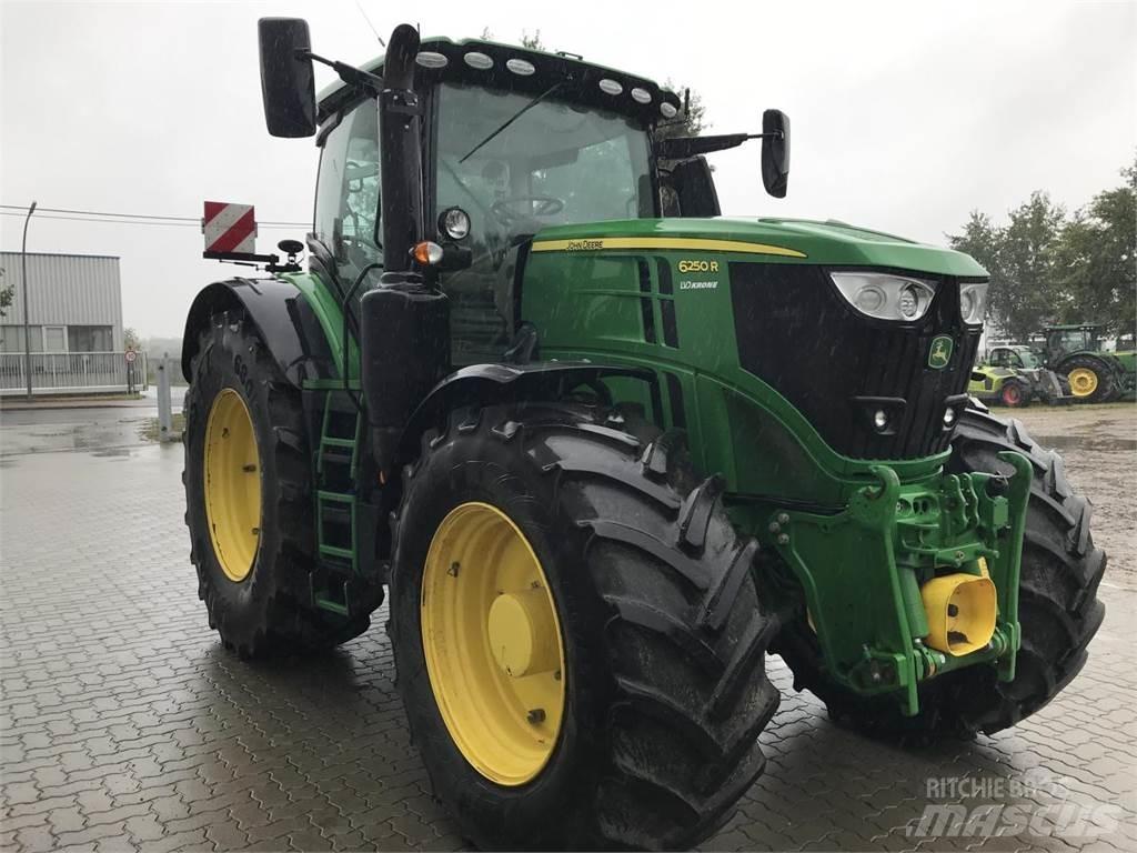 John Deere 6250R Traktorji