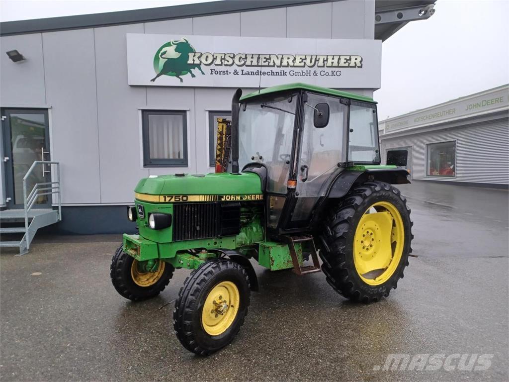 John Deere 1750 Traktorji