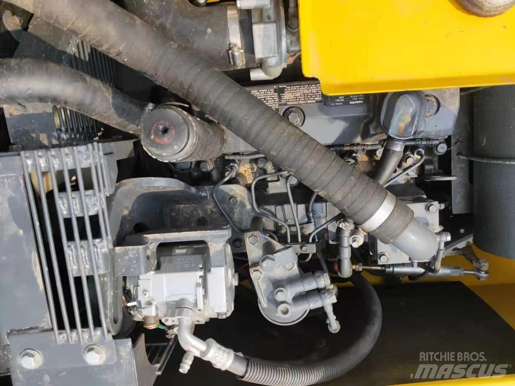 Komatsu PC 130 Bagri goseničarji