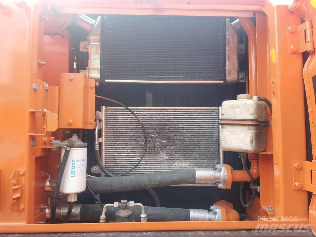 Doosan DX 225 LC Bagri goseničarji