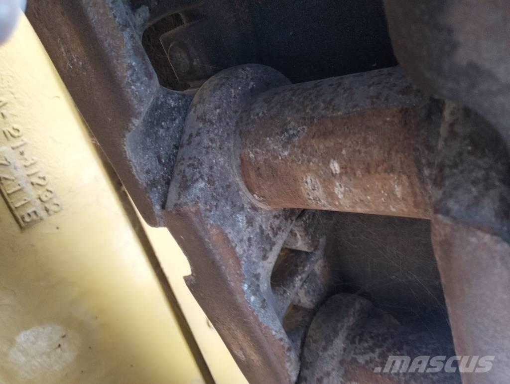 Komatsu D 155 A Buldožerji goseničarji