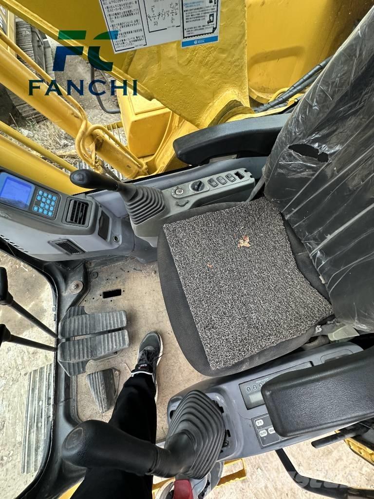 Komatsu PC 220 Bagri goseničarji