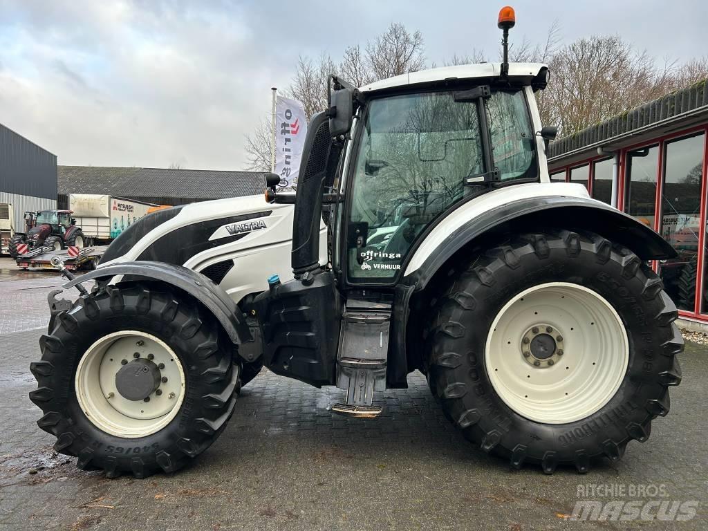 Valtra T154 Active Traktorji