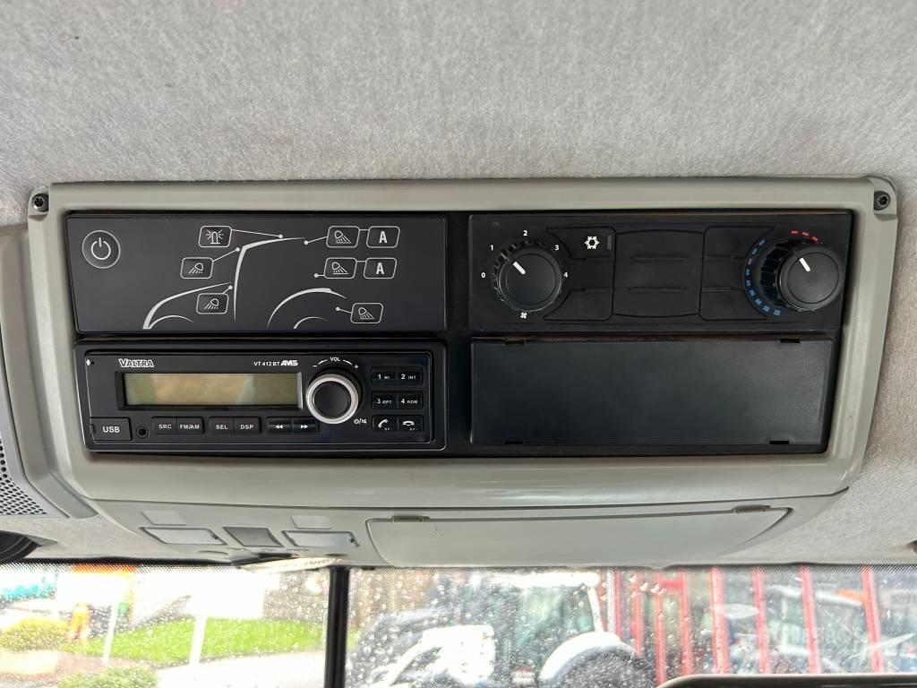 Valtra T154 Active Traktorji