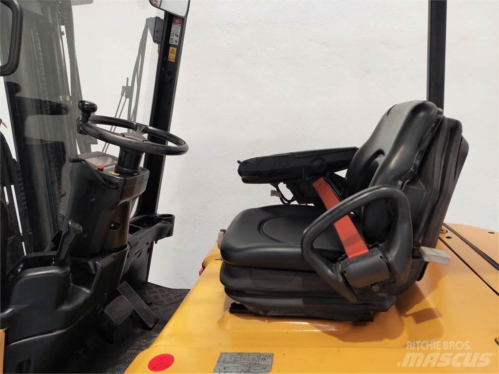 CAT EP25K PAC Električni viličarji