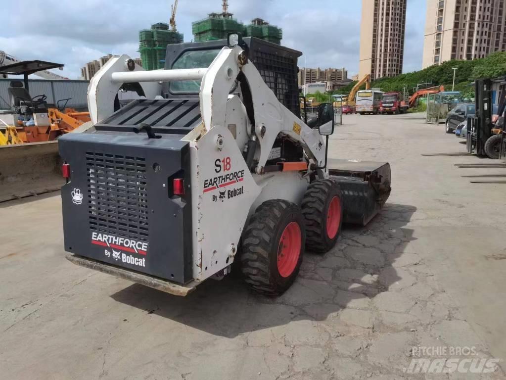 Bobcat S 16 Skid steer mini nakladalci