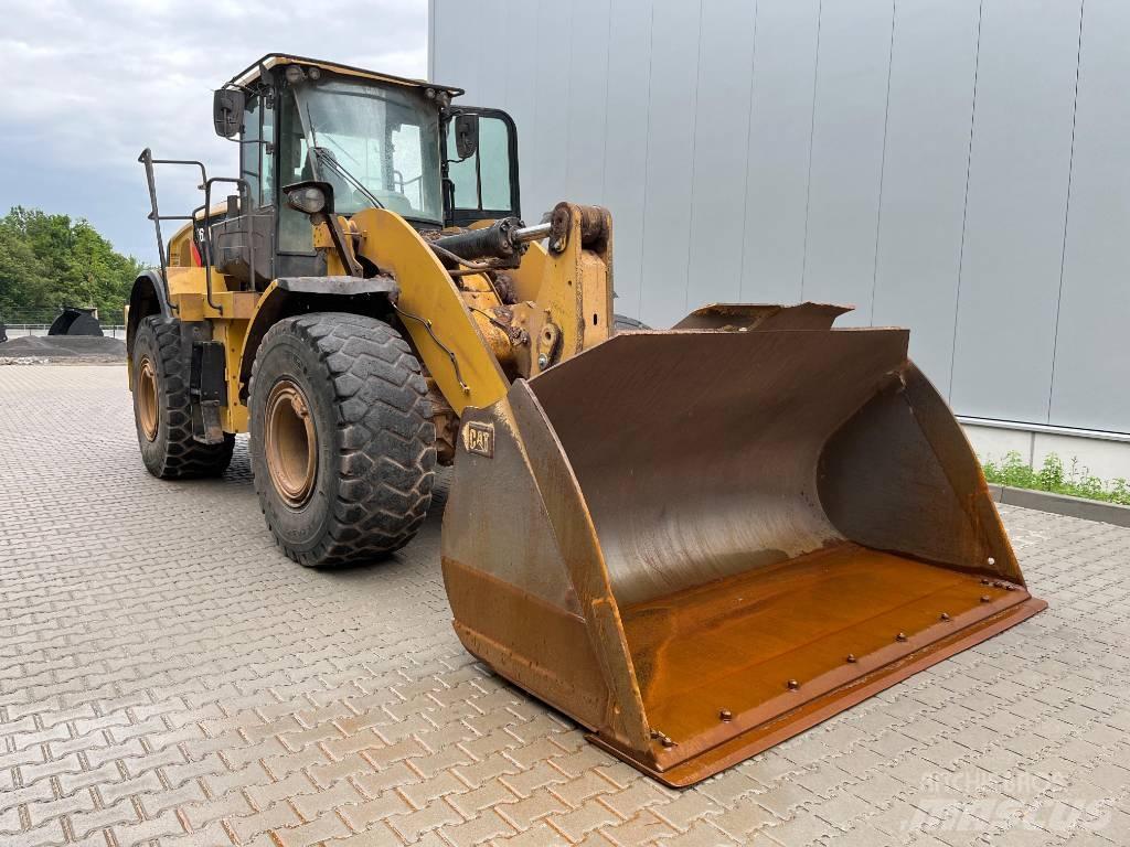 CAT 962 M Kolesni nakladalci