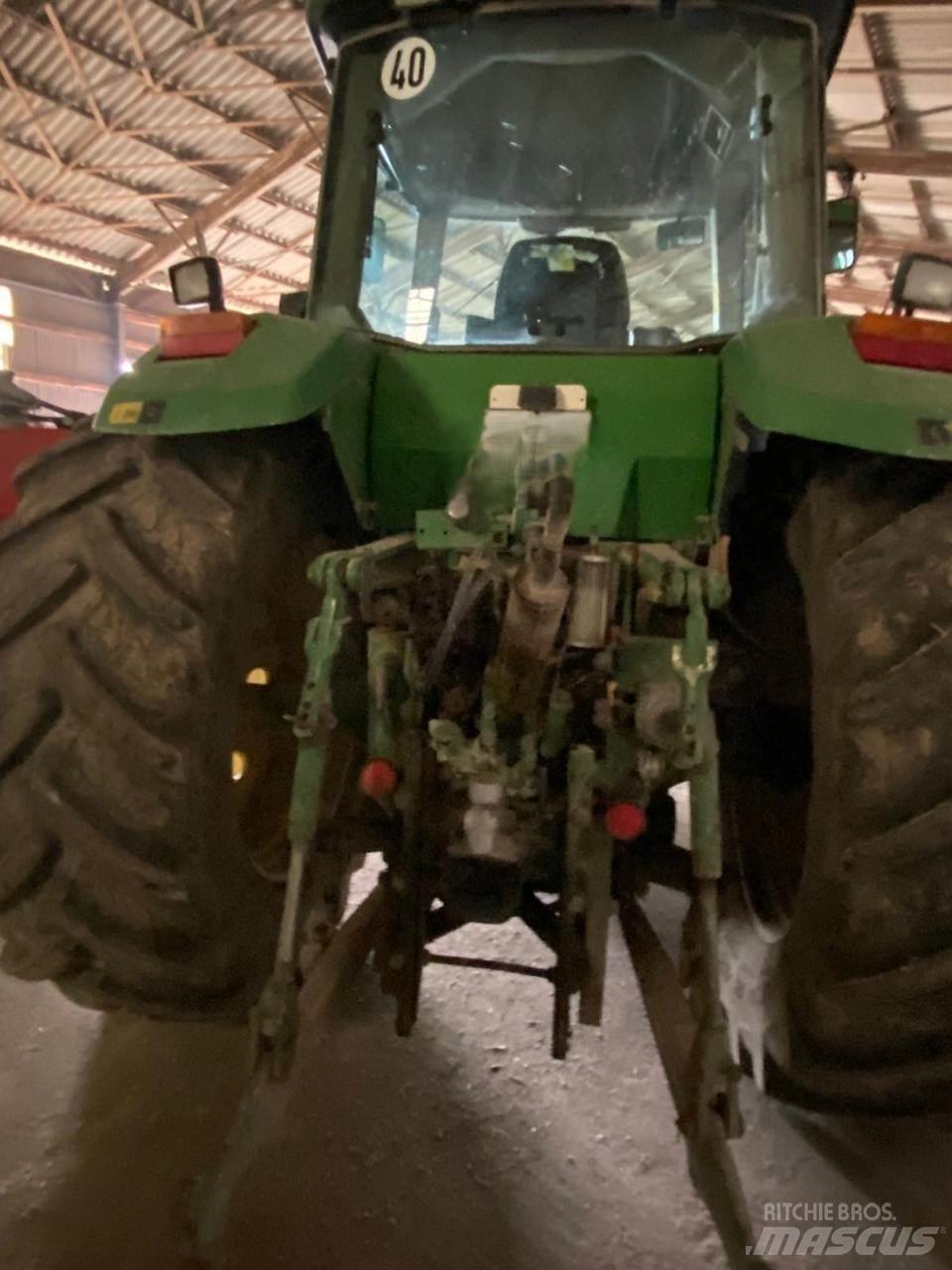 John Deere 8200 Traktorji
