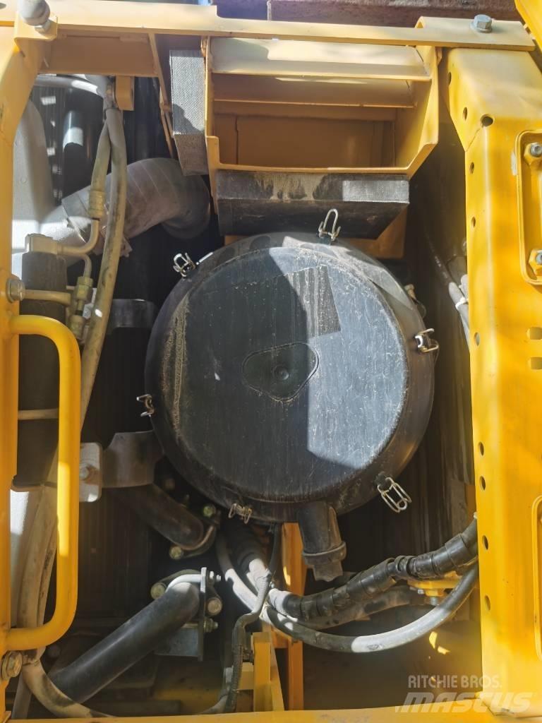 Komatsu PC 460-8 Bagri goseničarji