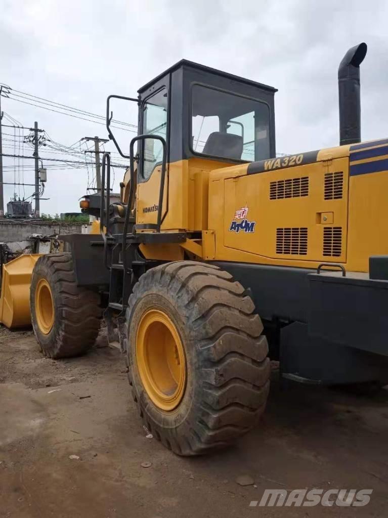 Komatsu WA 320-3 Kolesni nakladalci