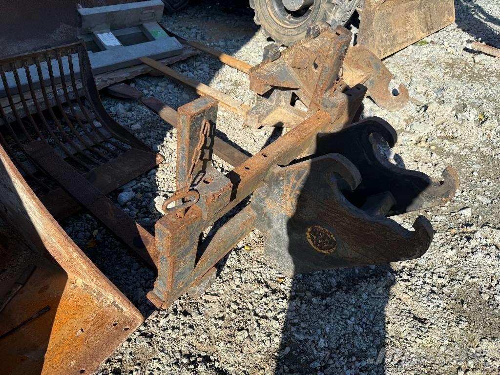 Mecalac 7 MWR Bagri na kolesih