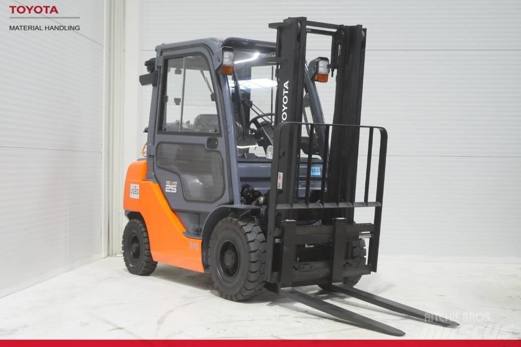 Toyota 02-8 FGF 25 Plinski viličarji