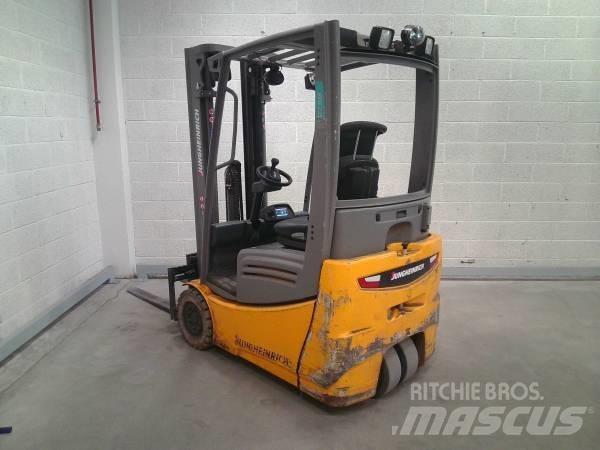 Jungheinrich EFG 215 Električni viličarji