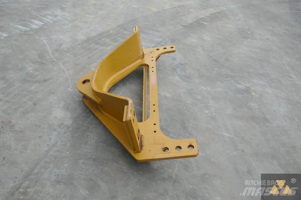 CAT 140M3 Drawbar Transport - drugo