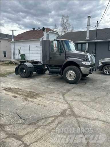 International 4400 Vlačilci