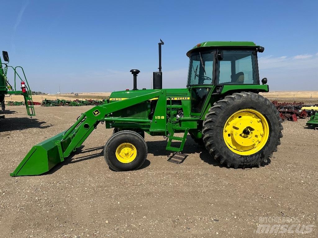 John Deere 4230 Traktorji