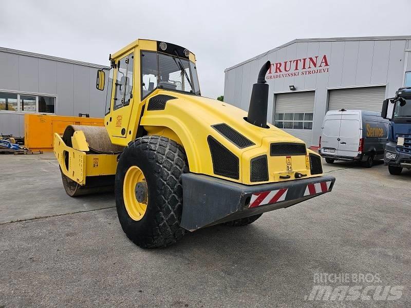 Bomag BW 213 D H-4 Enojni valjarji