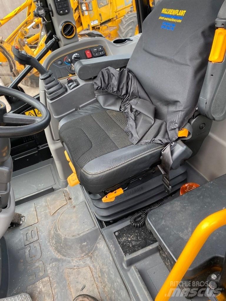 JCB TM 320 S Kmetijski teleskopski nakladalci