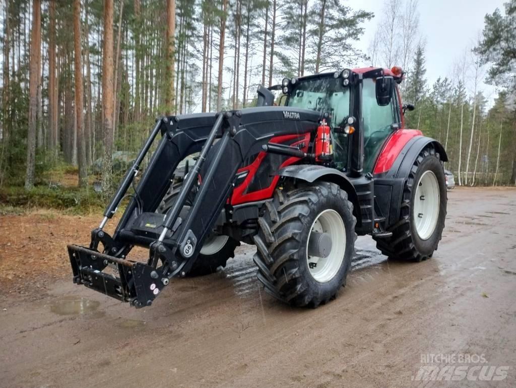 Valtra T234 Active Traktorji