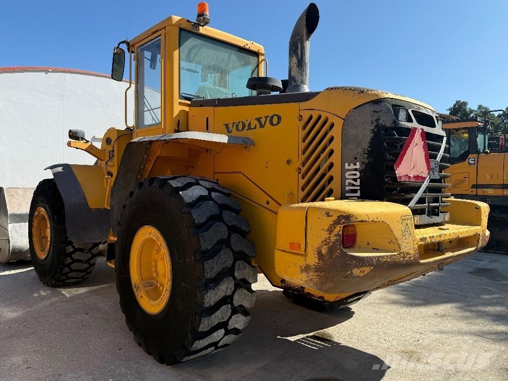 Volvo L 120 E Kolesni nakladalci
