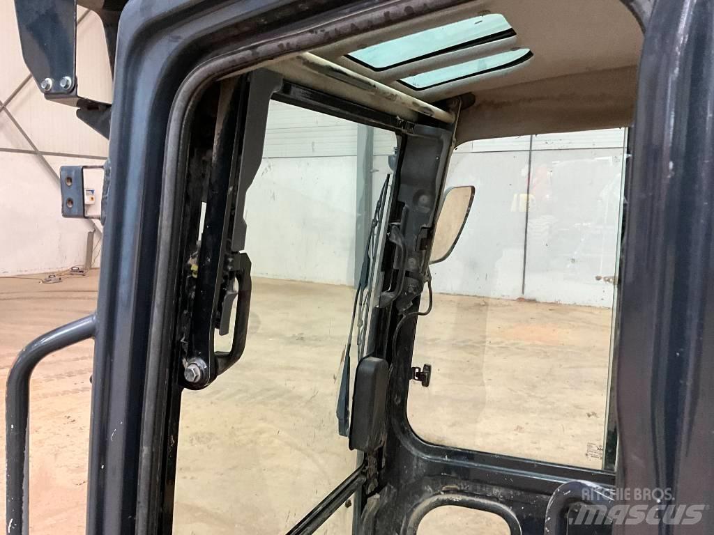 Kubota U 48-4 / U 55-4 Kabine in notranjost