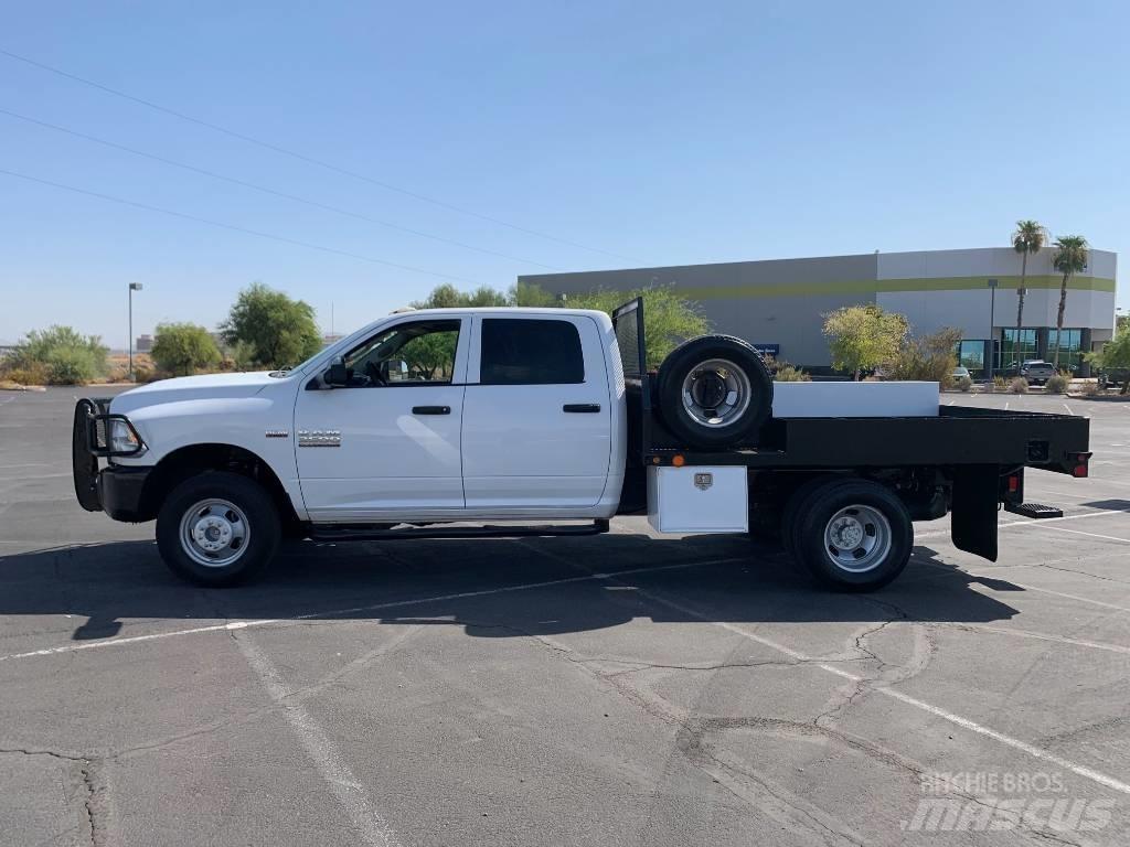 RAM 3500 TRADESMAN Tovornjaki s kesonom/platojem